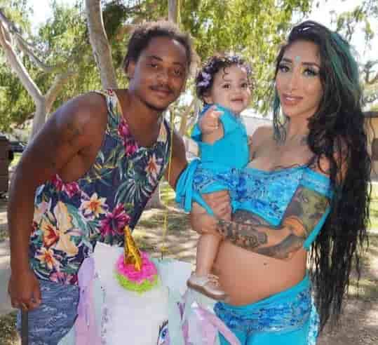 Corde Broadus daughter and wife